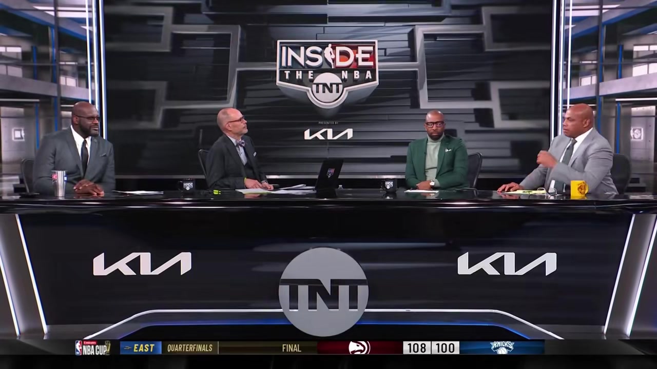 巴克利火箭不知道怎么打球 他们只是在靠着天赋